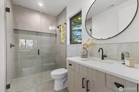 1020 107th Avenue SE Bellevue WA 98004