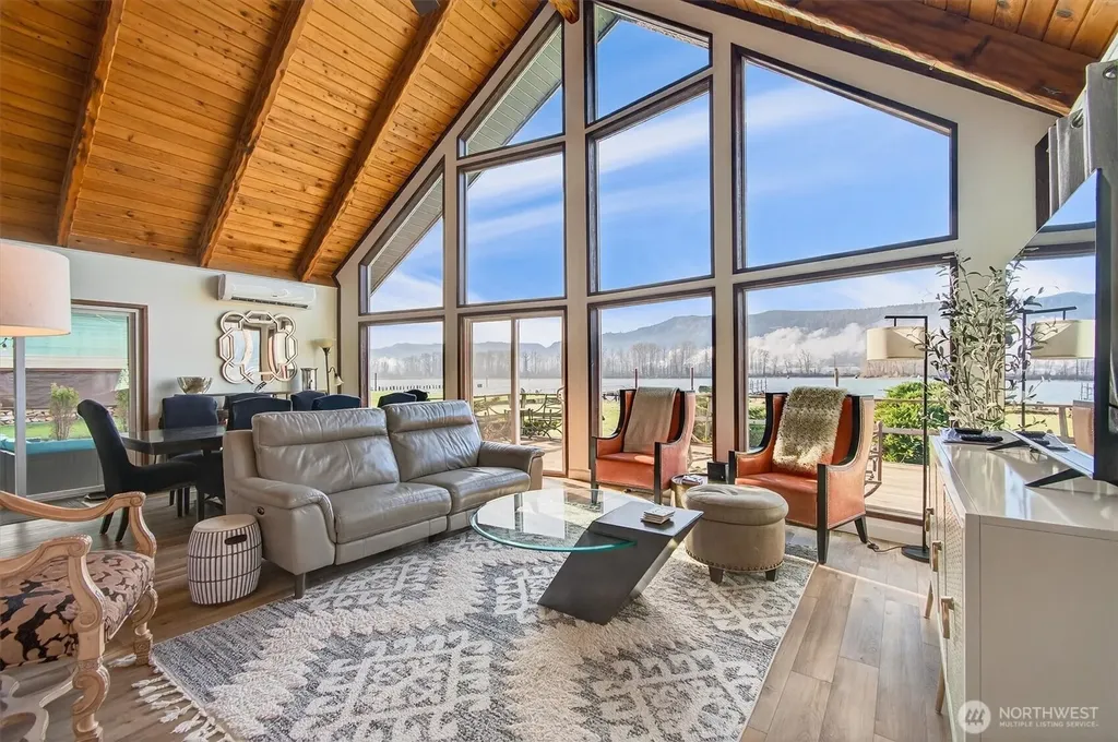 301 W Sunny Sands Cathlamet WA 98612