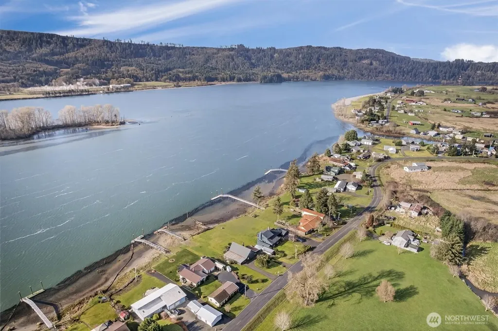 301 W Sunny Sands Cathlamet WA 98612