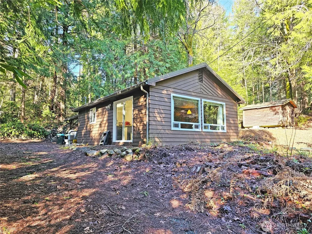 121 Bay View Avenue Brinnon WA 98320