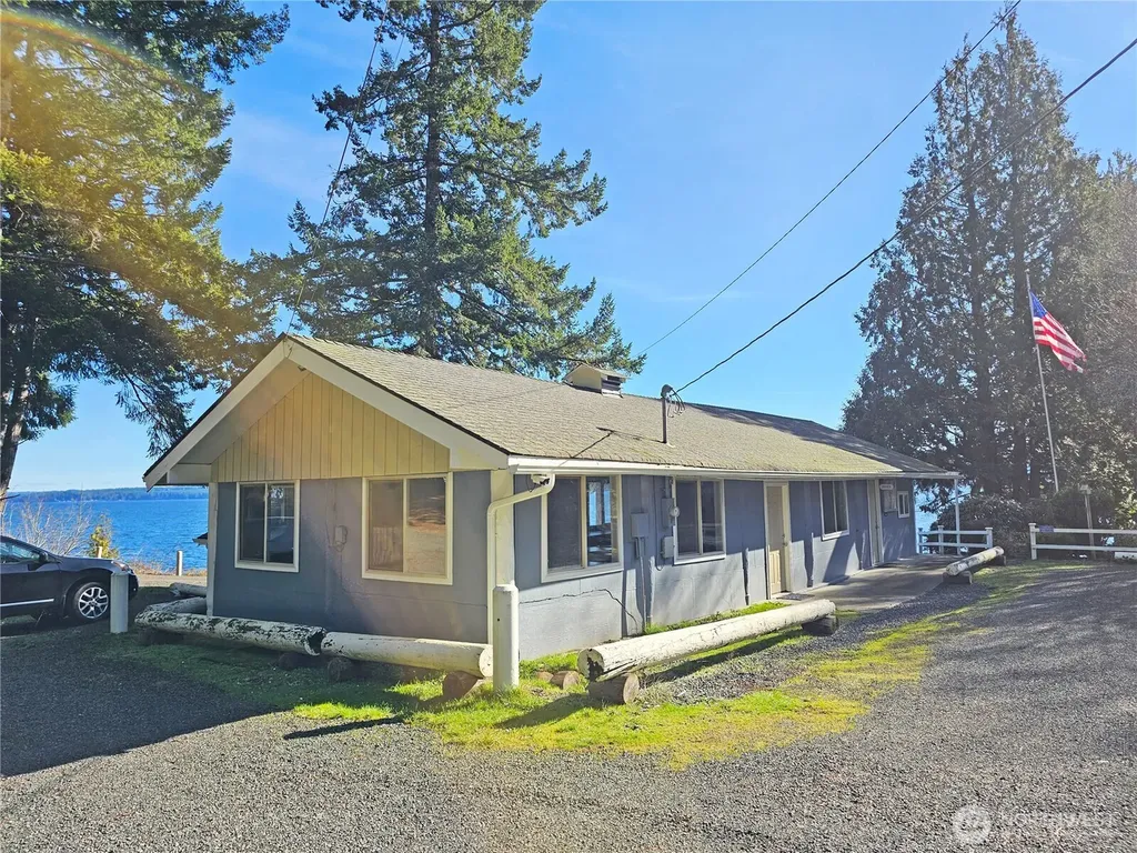 121 Bay View Avenue Brinnon WA 98320