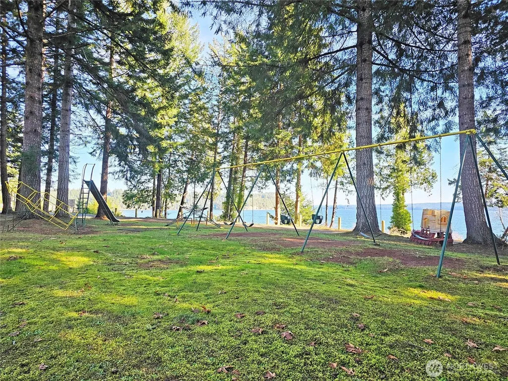 121 Bay View Avenue Brinnon WA 98320
