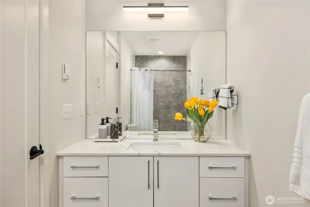 4515 Sunnyside Avenue N Seattle WA 98103