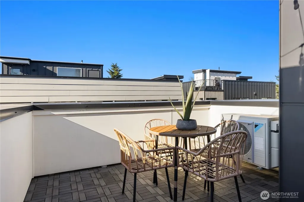 4515 Sunnyside Avenue N Seattle WA 98103