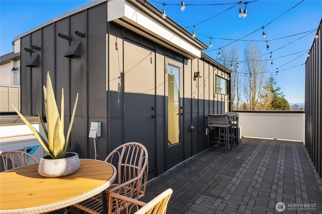4515 Sunnyside Avenue N Seattle WA 98103