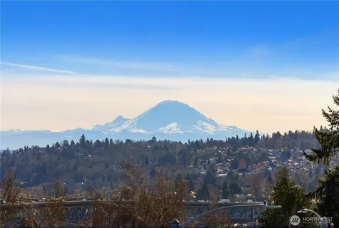 4515 Sunnyside Avenue N Seattle WA 98103