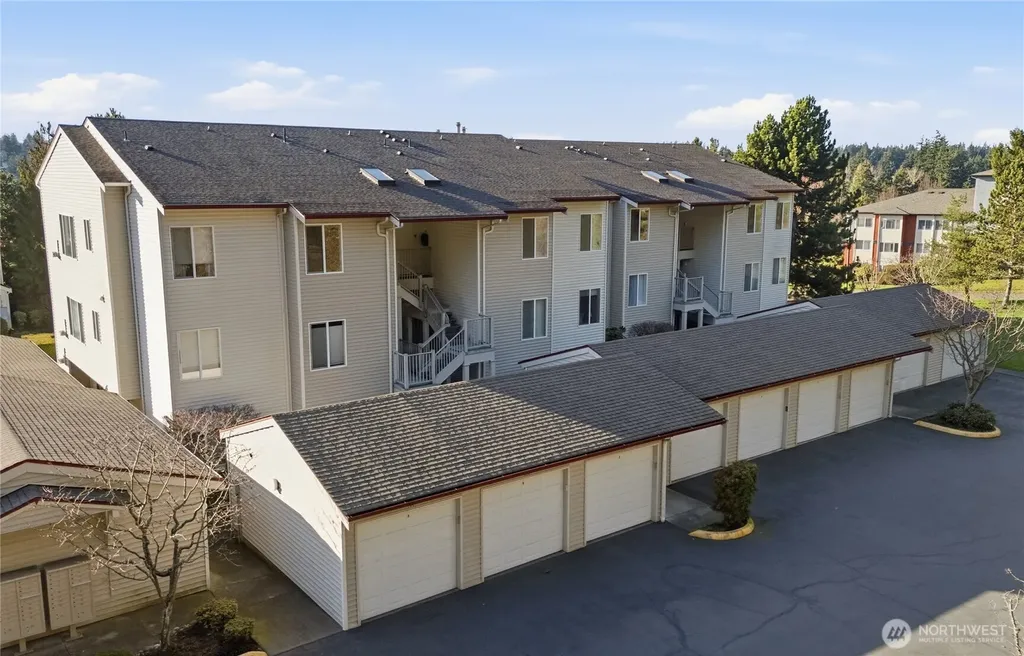 23007 Lakeview Drive Mountlake Terrace WA 98043