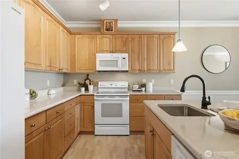 23007 Lakeview Drive Mountlake Terrace WA 98043