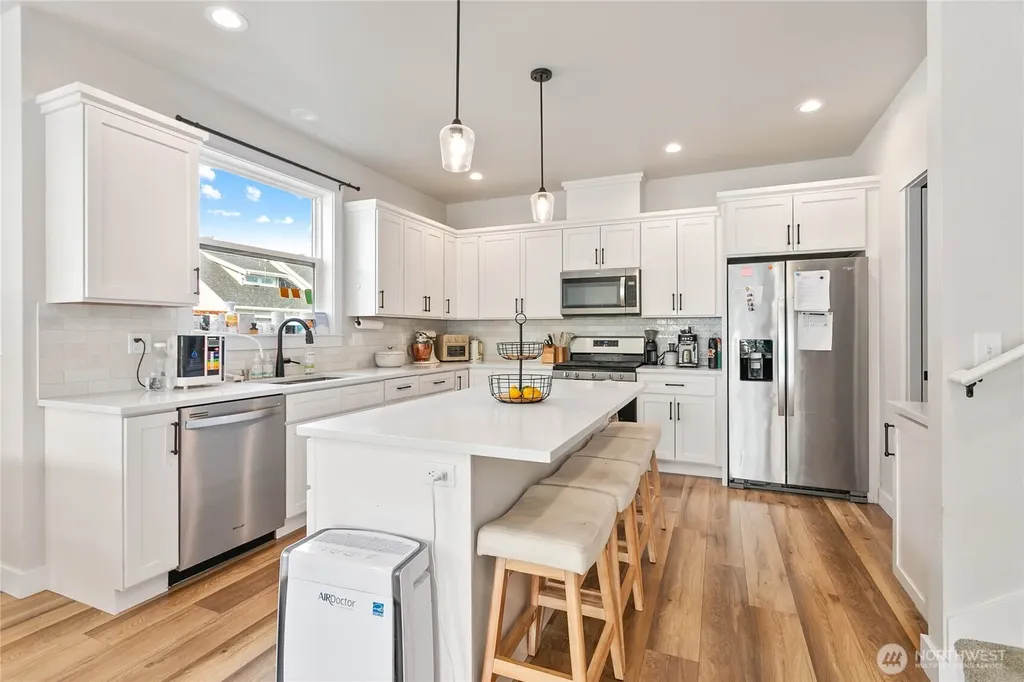 1713 Aaron Drive Lynden WA 98264