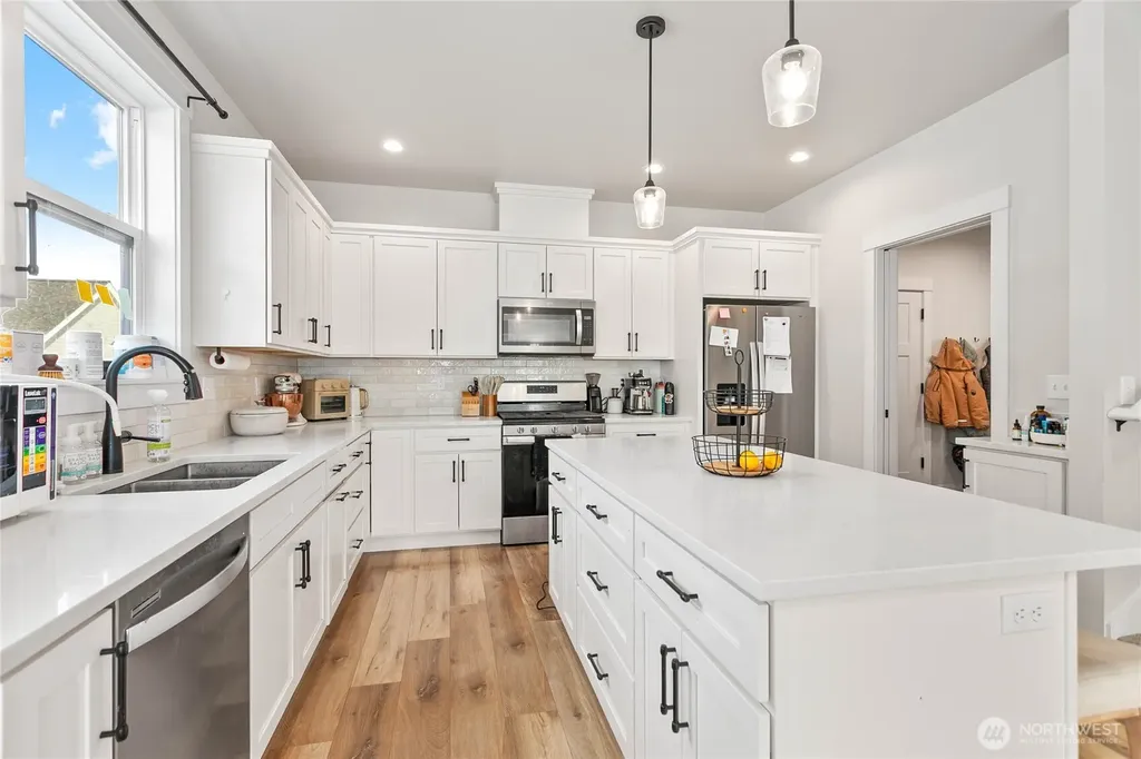 1713 Aaron Drive Lynden WA 98264