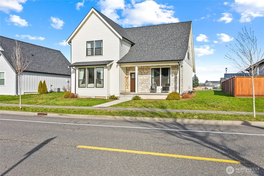 1713 Aaron Drive Lynden WA 98264