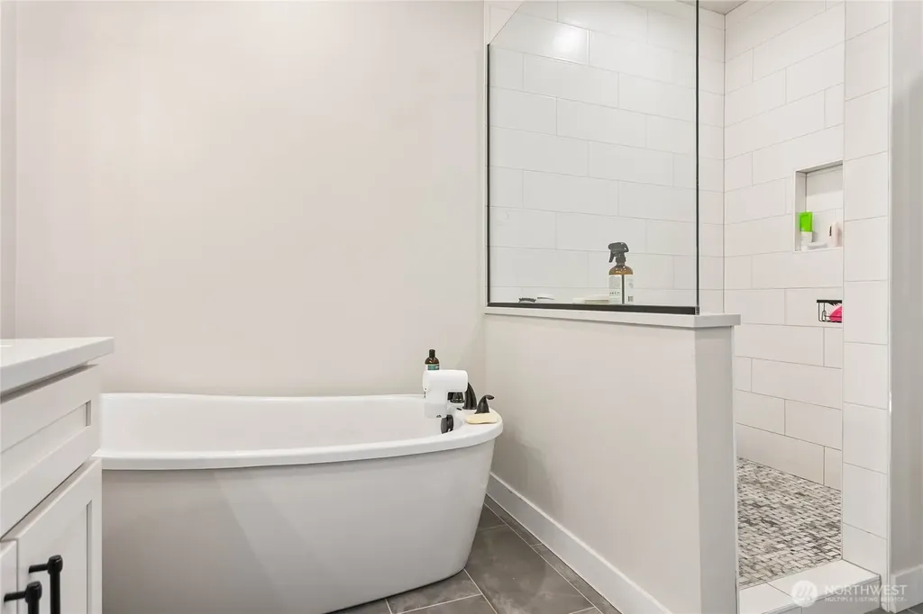 1713 Aaron Drive Lynden WA 98264