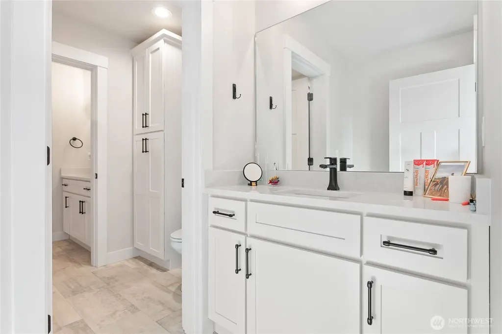 1713 Aaron Drive Lynden WA 98264