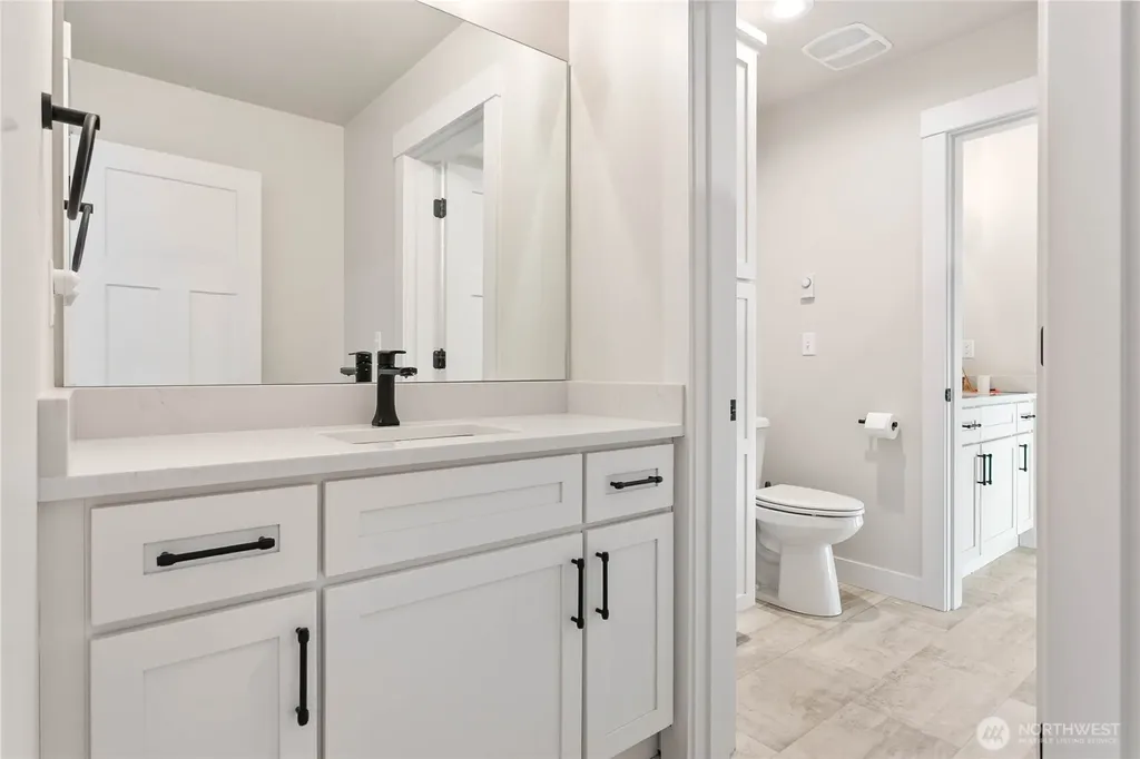 1713 Aaron Drive Lynden WA 98264
