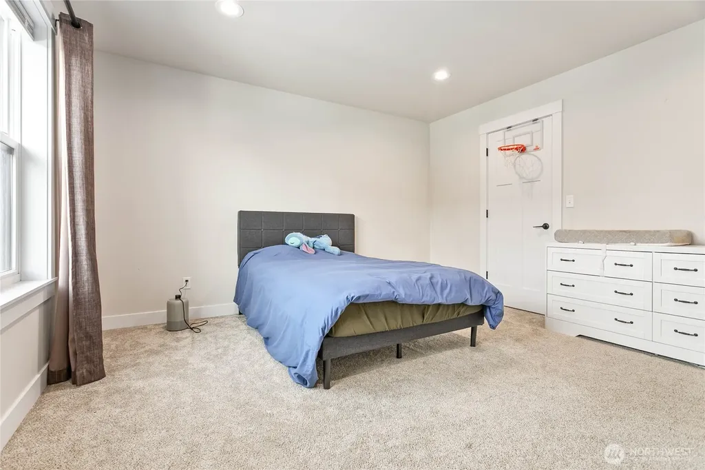 1713 Aaron Drive Lynden WA 98264