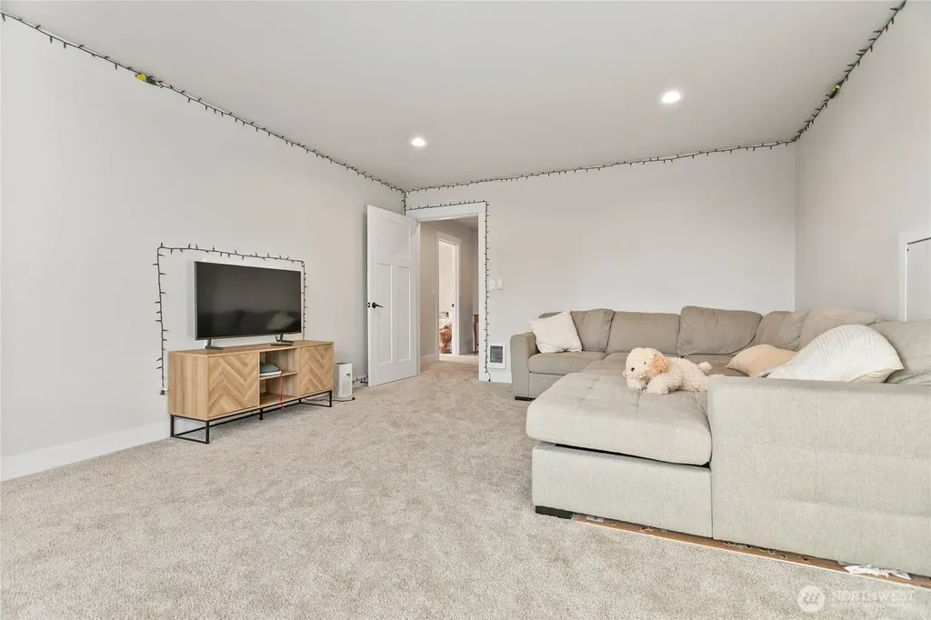 1713 Aaron Drive Lynden WA 98264