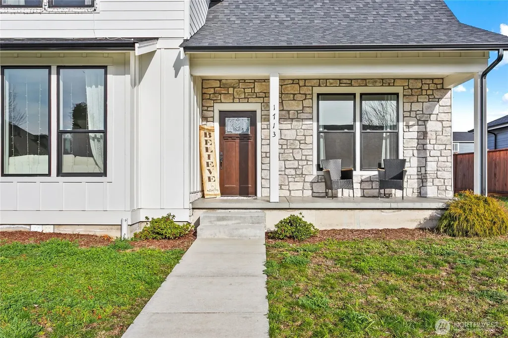 1713 Aaron Drive Lynden WA 98264