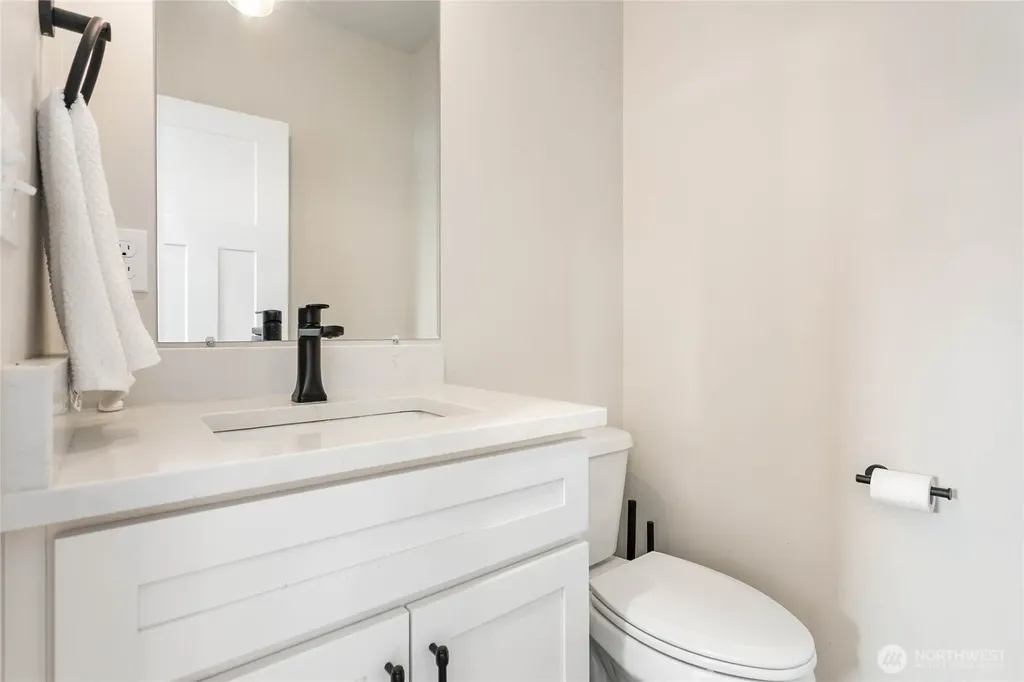 1713 Aaron Drive Lynden WA 98264