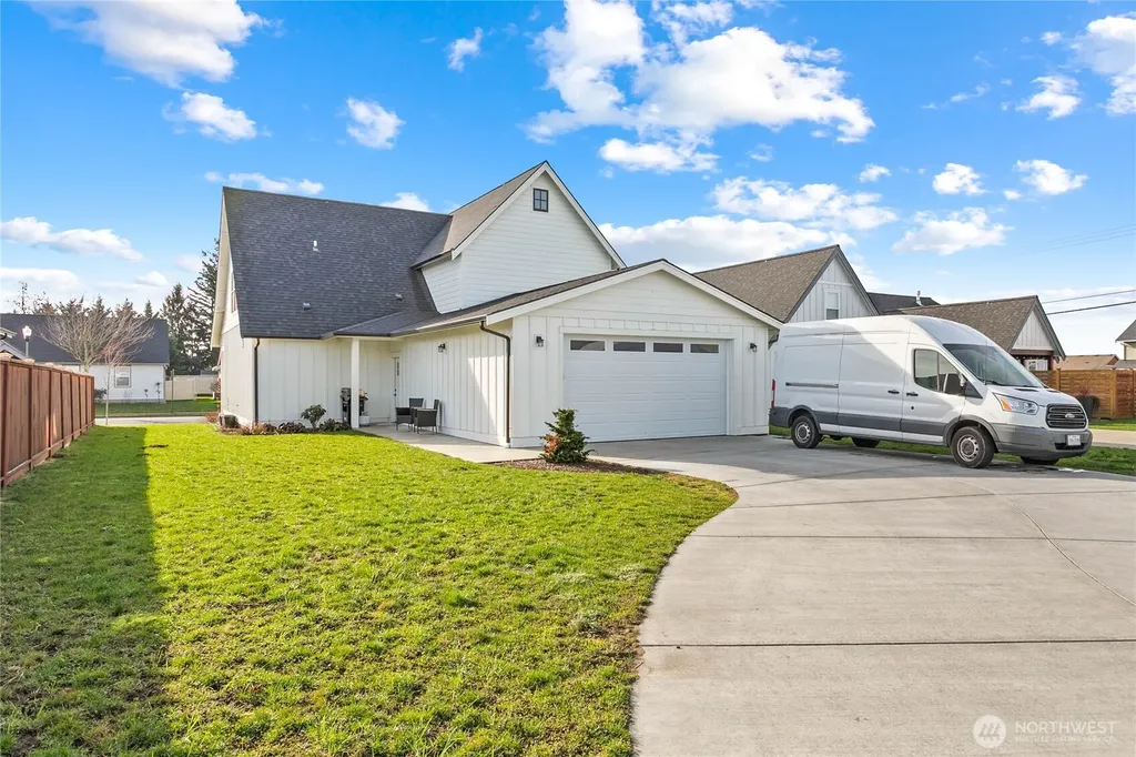 1713 Aaron Drive Lynden WA 98264