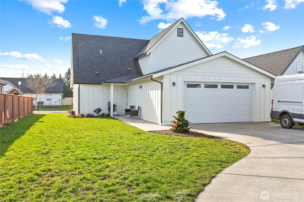 1713 Aaron Drive Lynden WA 98264