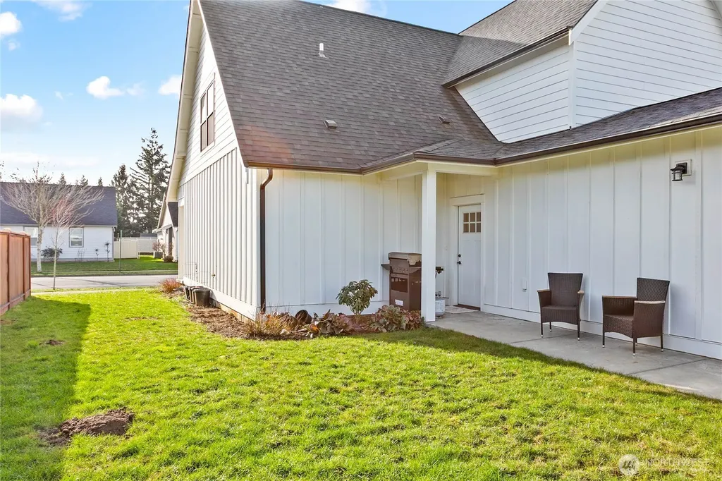 1713 Aaron Drive Lynden WA 98264