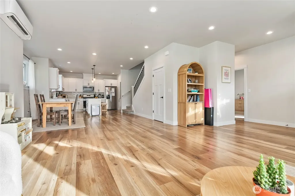 1713 Aaron Drive Lynden WA 98264