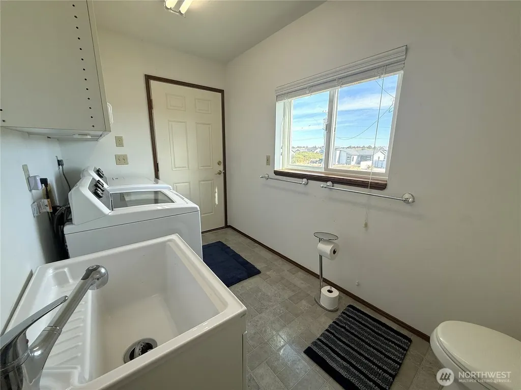 1083 Ocean Shores Boulevard SW Ocean Shores WA 98569