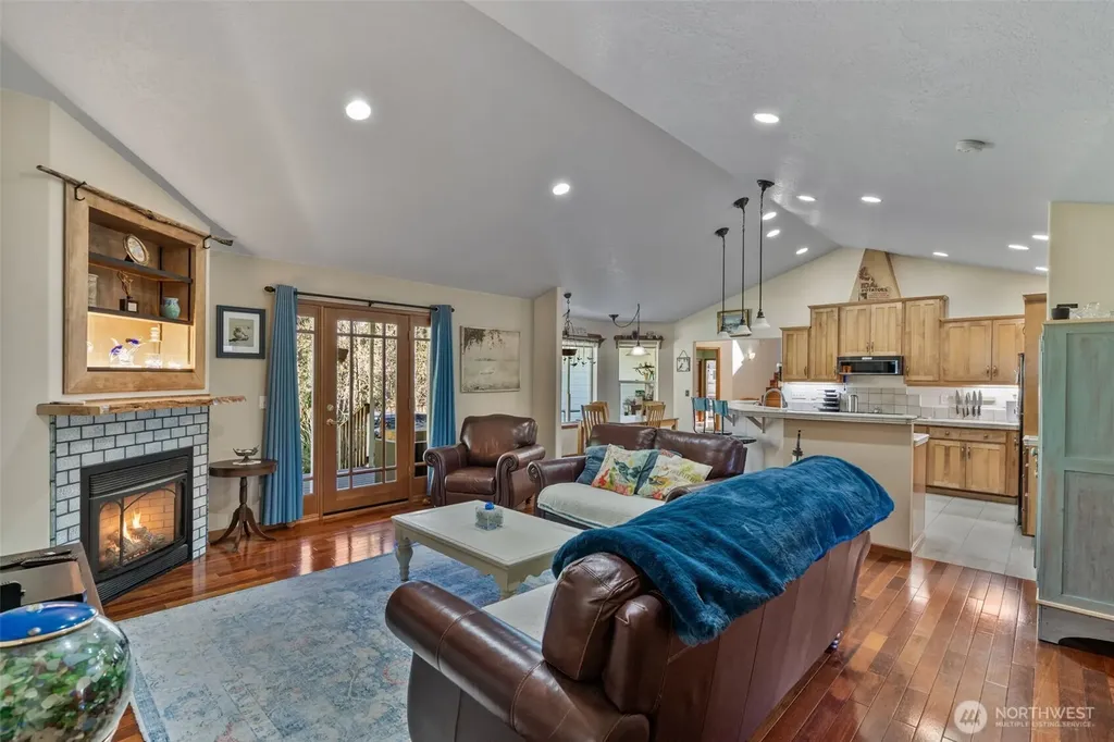 142 River Heights Centralia WA 98531