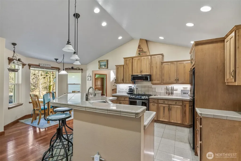 142 River Heights Centralia WA 98531