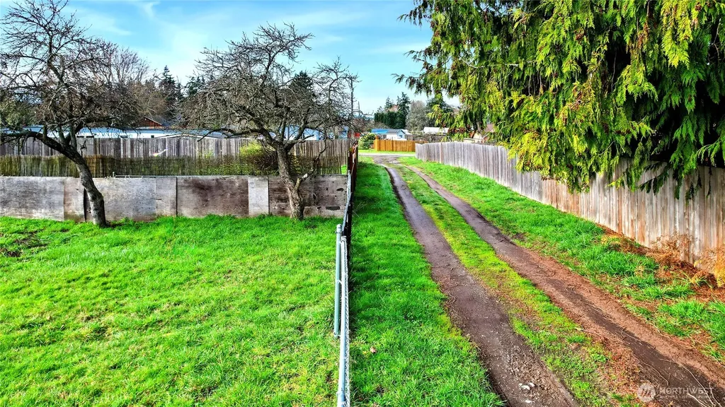 2117 E 5th Avenue Port Angeles WA 98362