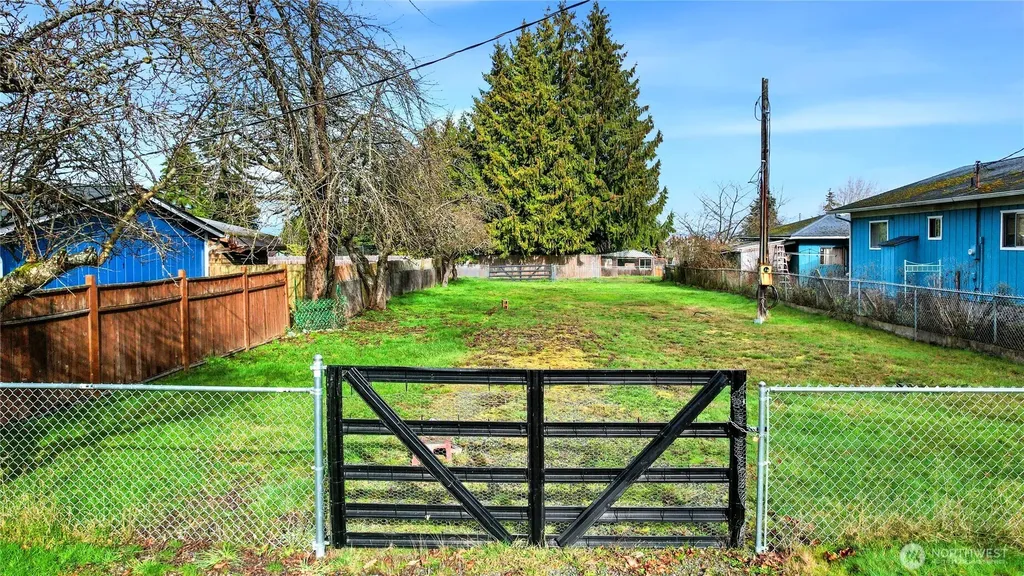 2117 E 5th Avenue Port Angeles WA 98362