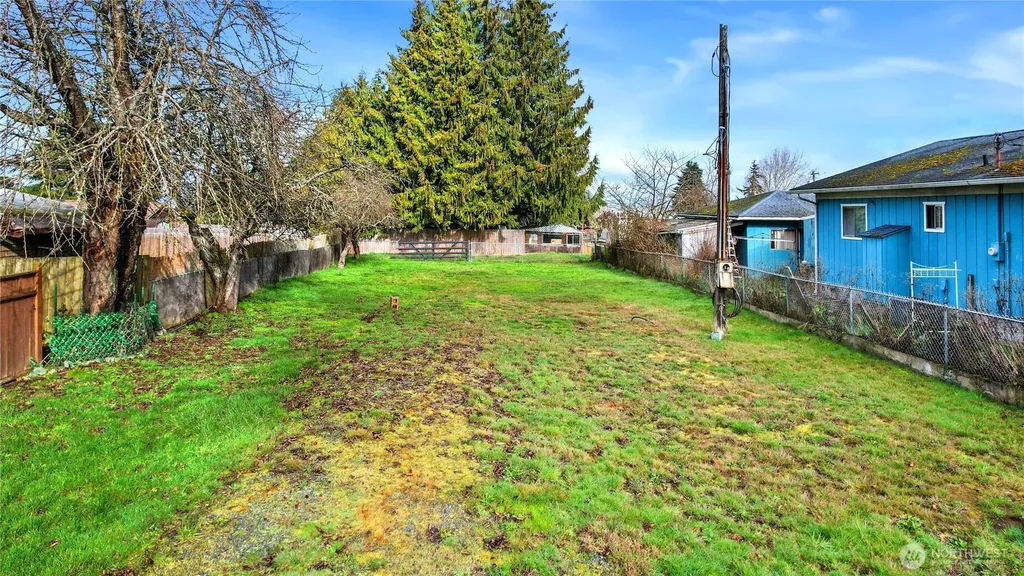2117 E 5th Avenue Port Angeles WA 98362