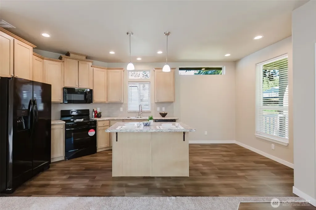 3371 SE Bielmeier Road Port Orchard WA 98367
