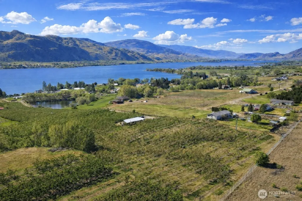 82 Eastlake Road Oroville WA 98844
