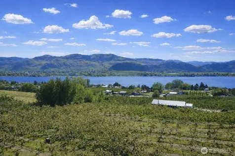 82 Eastlake Road Oroville WA 98844