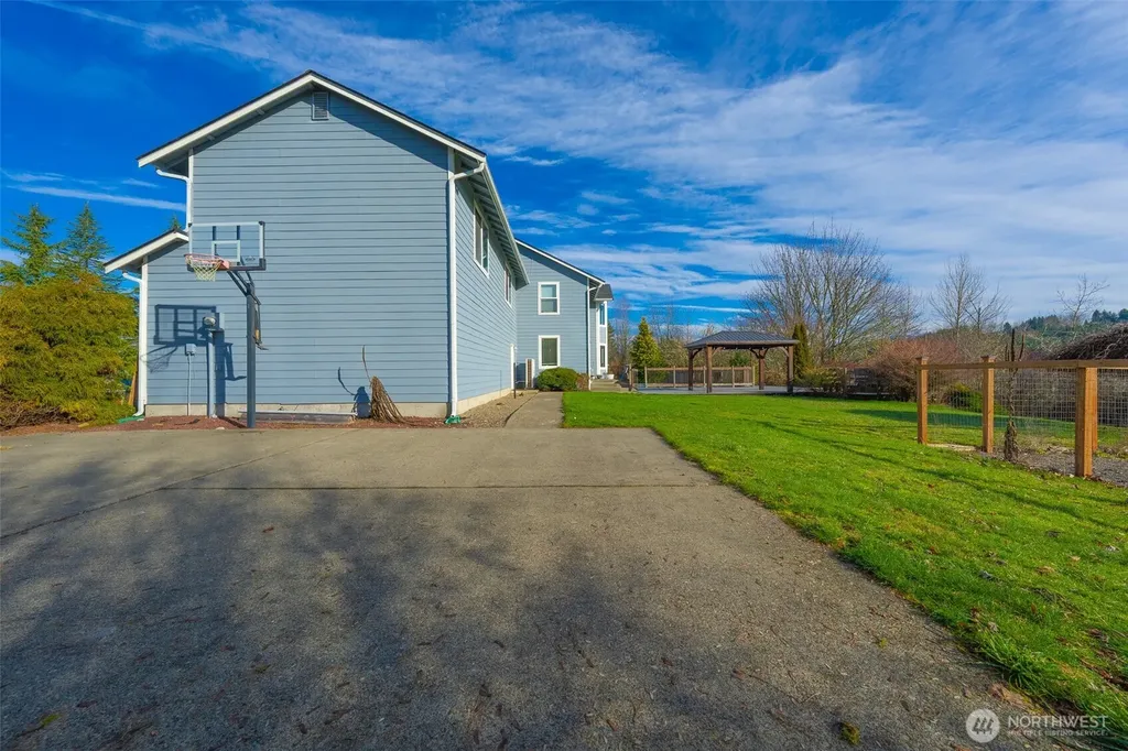 14115 263rd Avenue E Buckley WA 98321