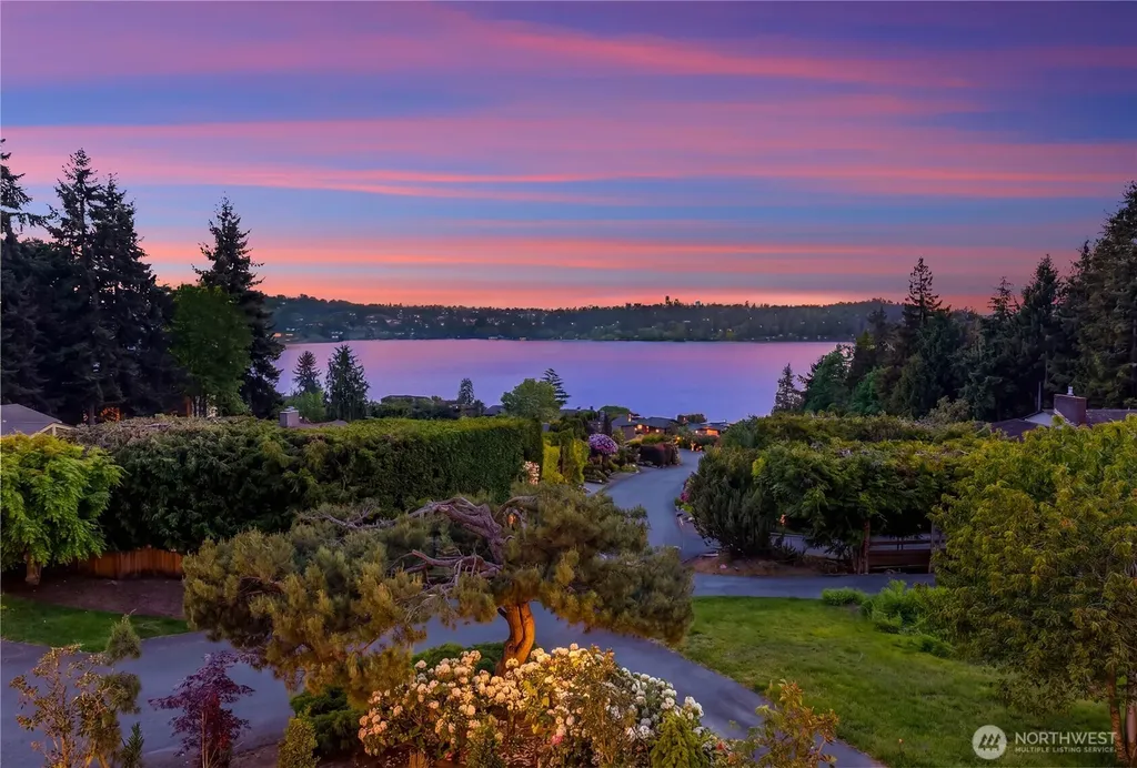 7580 SE 71st Street Mercer Island WA 98040