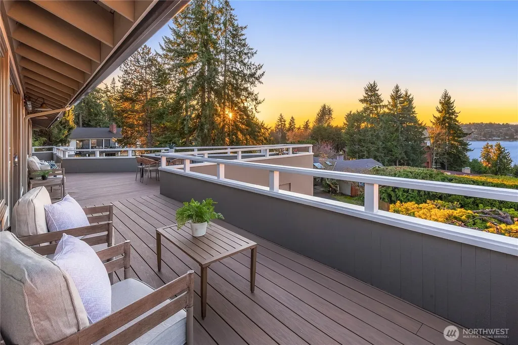 7580 SE 71st Street Mercer Island WA 98040