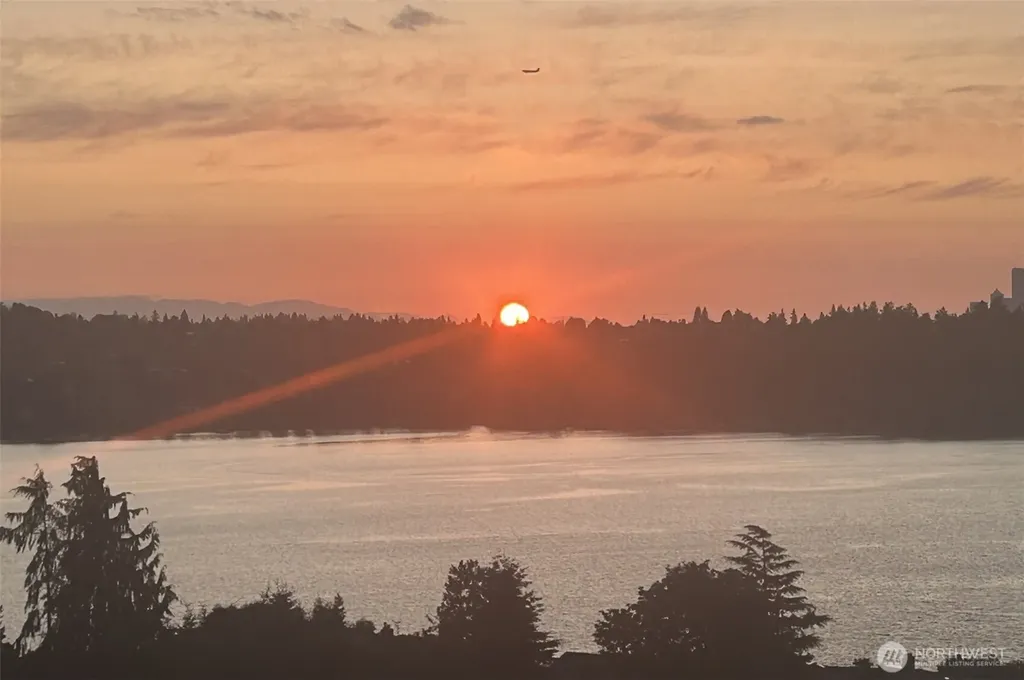 7580 SE 71st Street Mercer Island WA 98040
