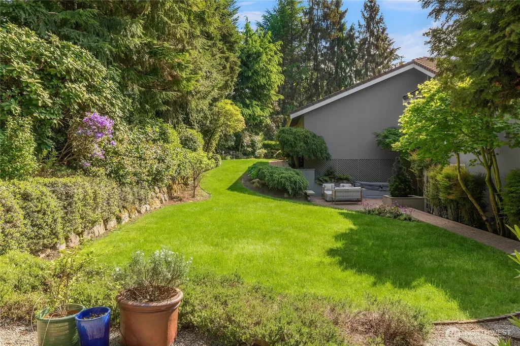 7580 SE 71st Street Mercer Island WA 98040