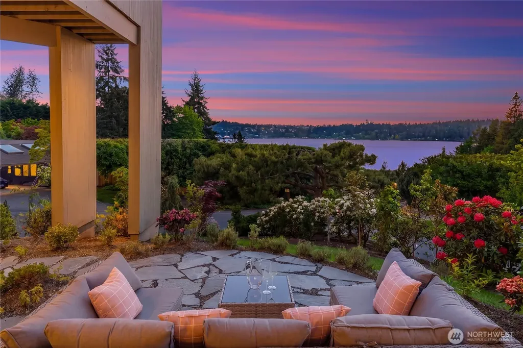 7580 SE 71st Street Mercer Island WA 98040