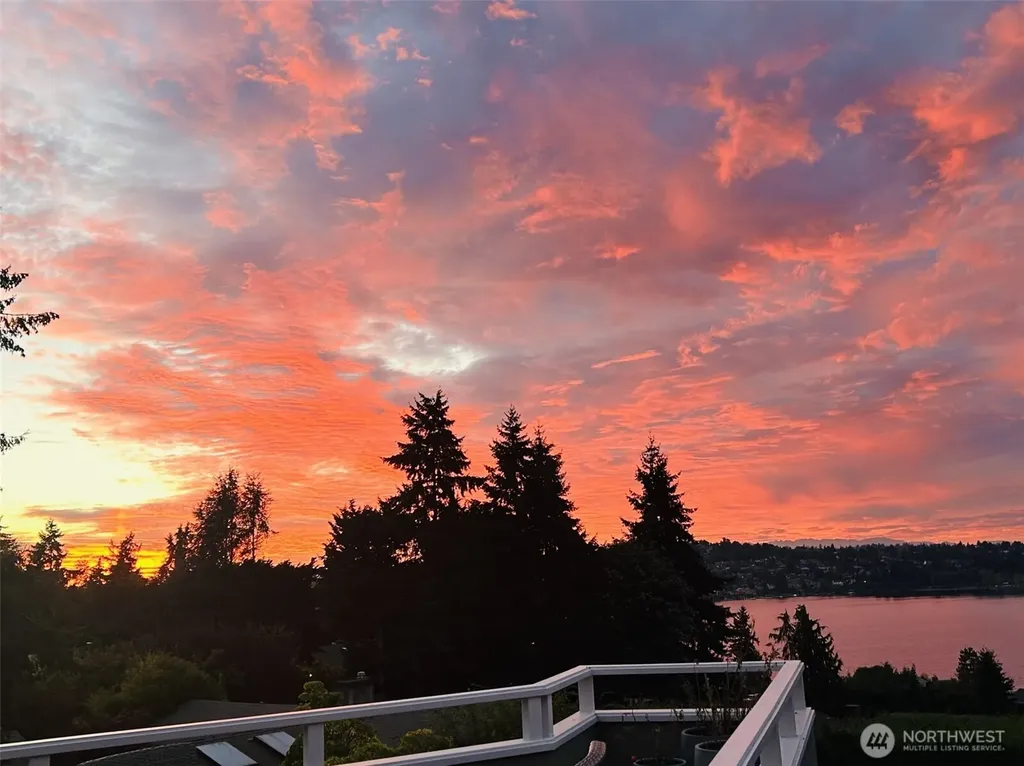 7580 SE 71st Street Mercer Island WA 98040