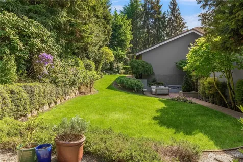 7580 SE 71st Street Mercer Island WA 98040