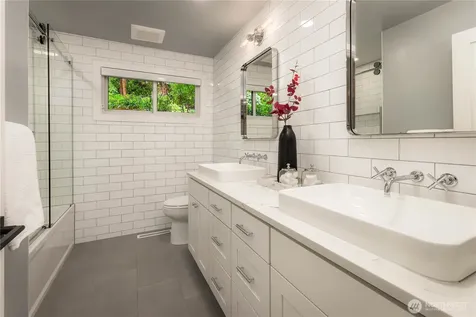 7580 SE 71st Street Mercer Island WA 98040