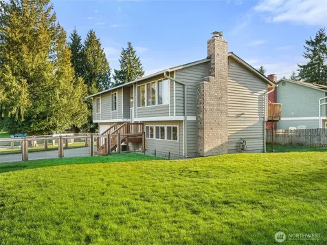 349 Anacortes Avenue SE Renton WA 98059