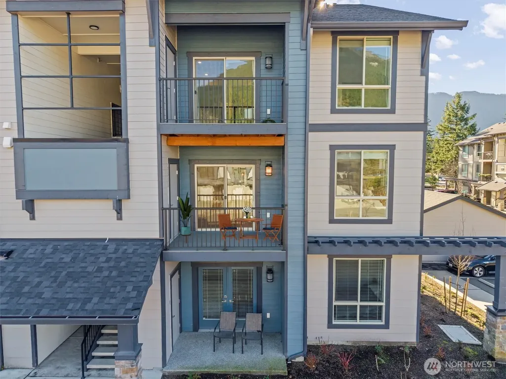 1970 SE 12th Court North Bend WA 98045