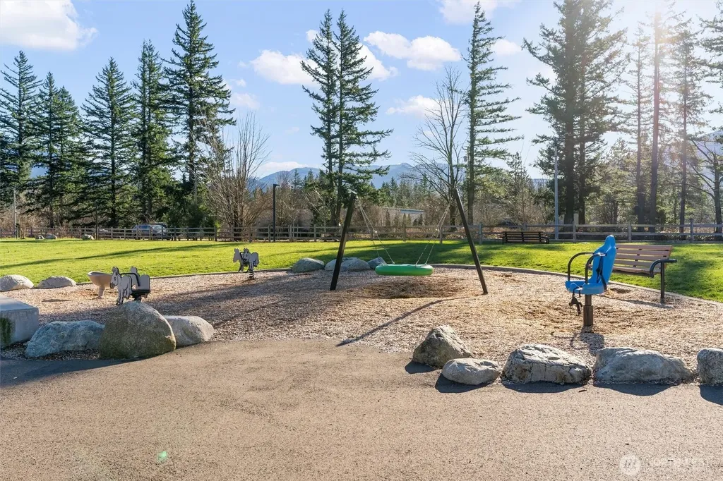 1970 SE 12th Court North Bend WA 98045