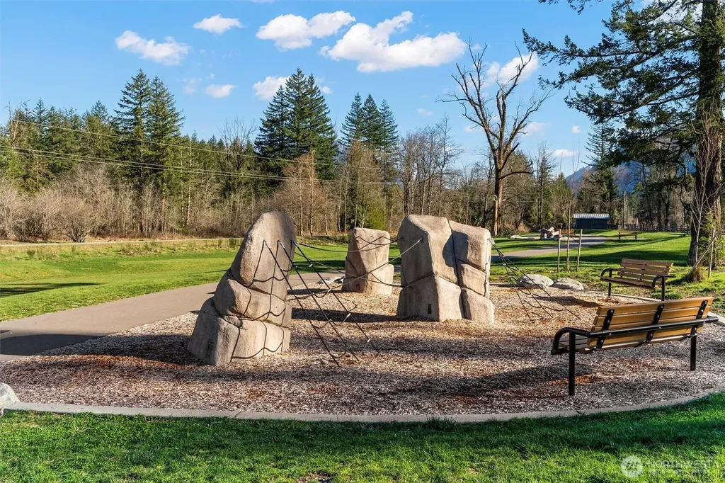 1970 SE 12th Court North Bend WA 98045