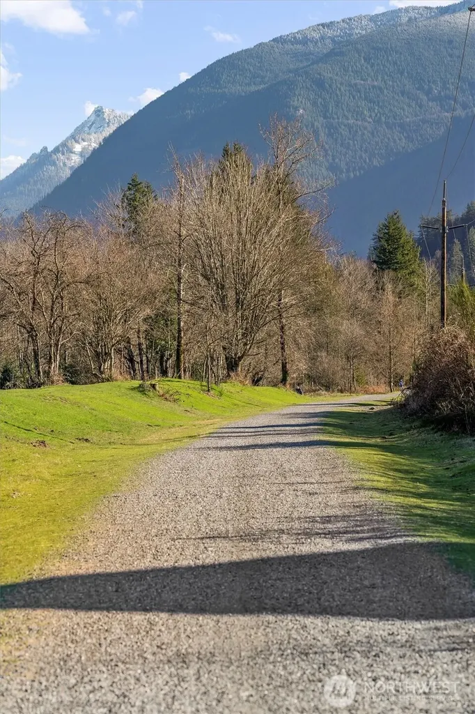 1970 SE 12th Court North Bend WA 98045