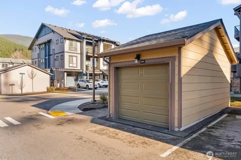 1970 SE 12th Court North Bend WA 98045